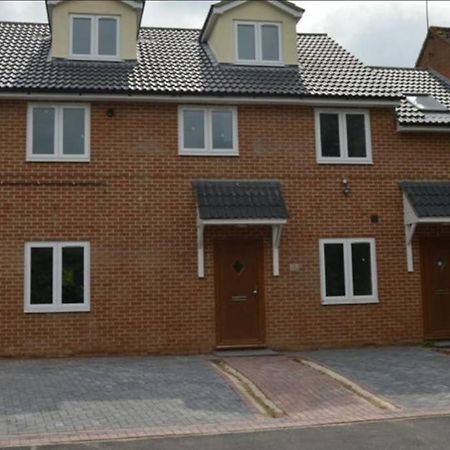 Garland Modern Spacious Apartment, Brentwood 1 Екстериор снимка