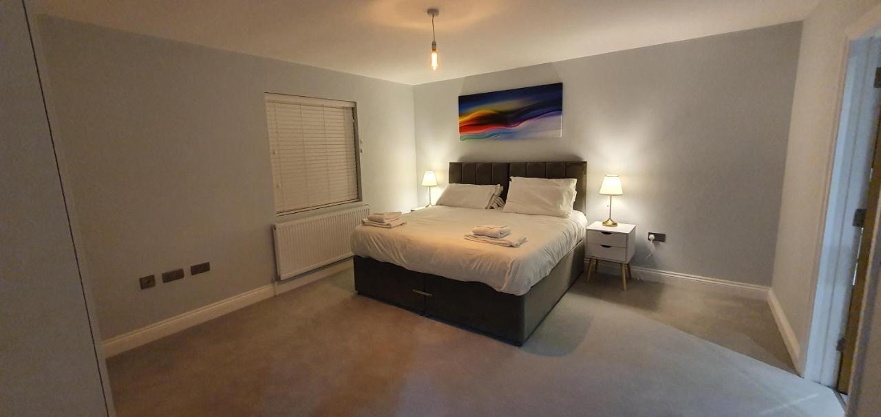 Garland Modern Spacious Apartment, Brentwood 1 Екстериор снимка