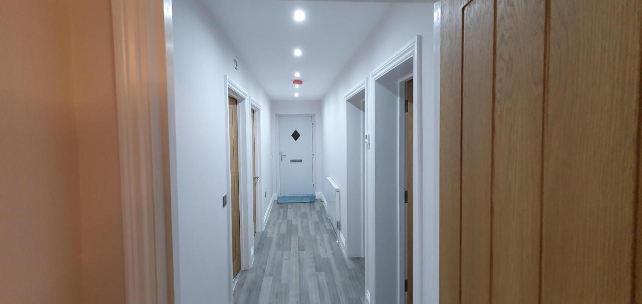 Garland Modern Spacious Apartment, Brentwood 1 Екстериор снимка