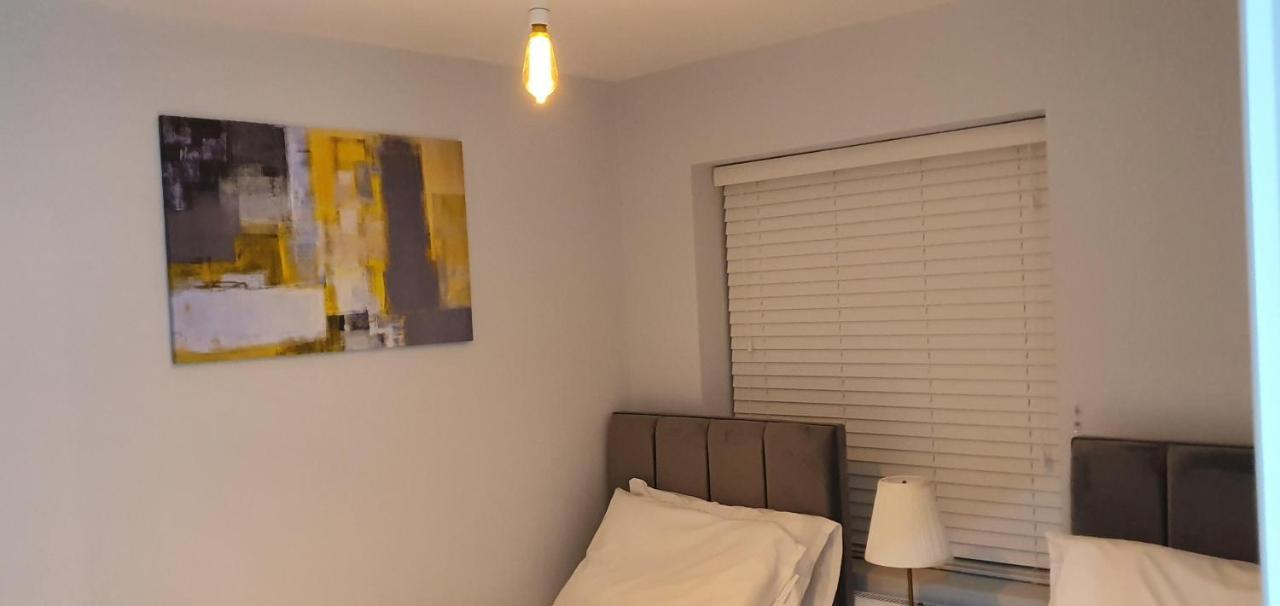 Garland Modern Spacious Apartment, Brentwood 1 Екстериор снимка