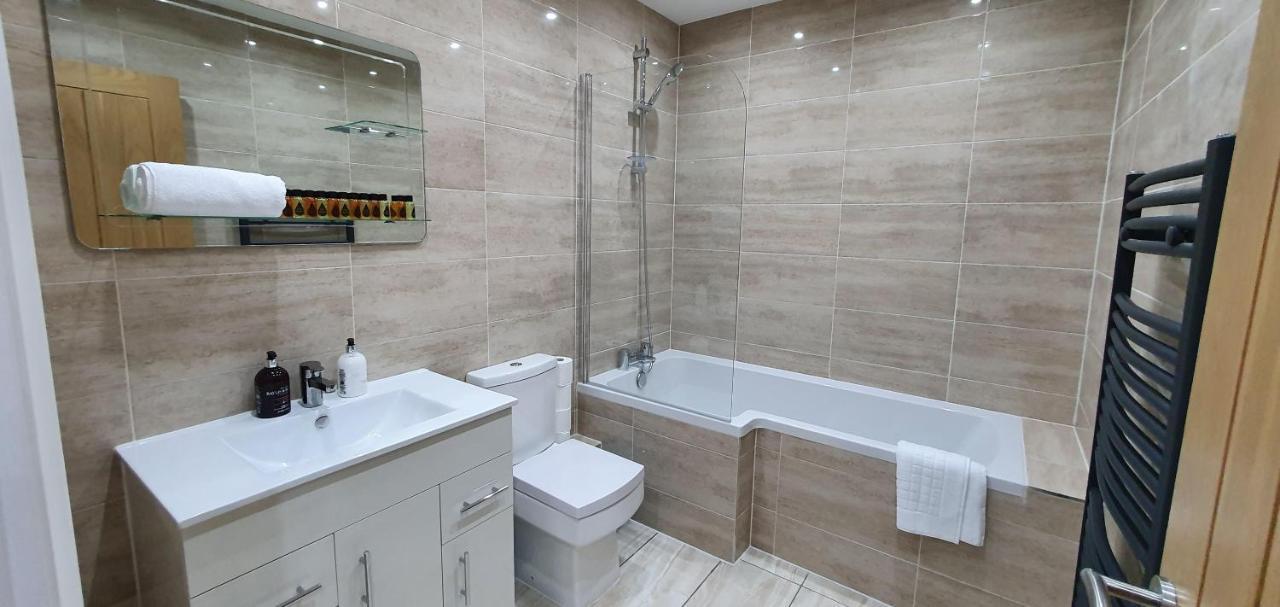 Garland Modern Spacious Apartment, Brentwood 1 Екстериор снимка