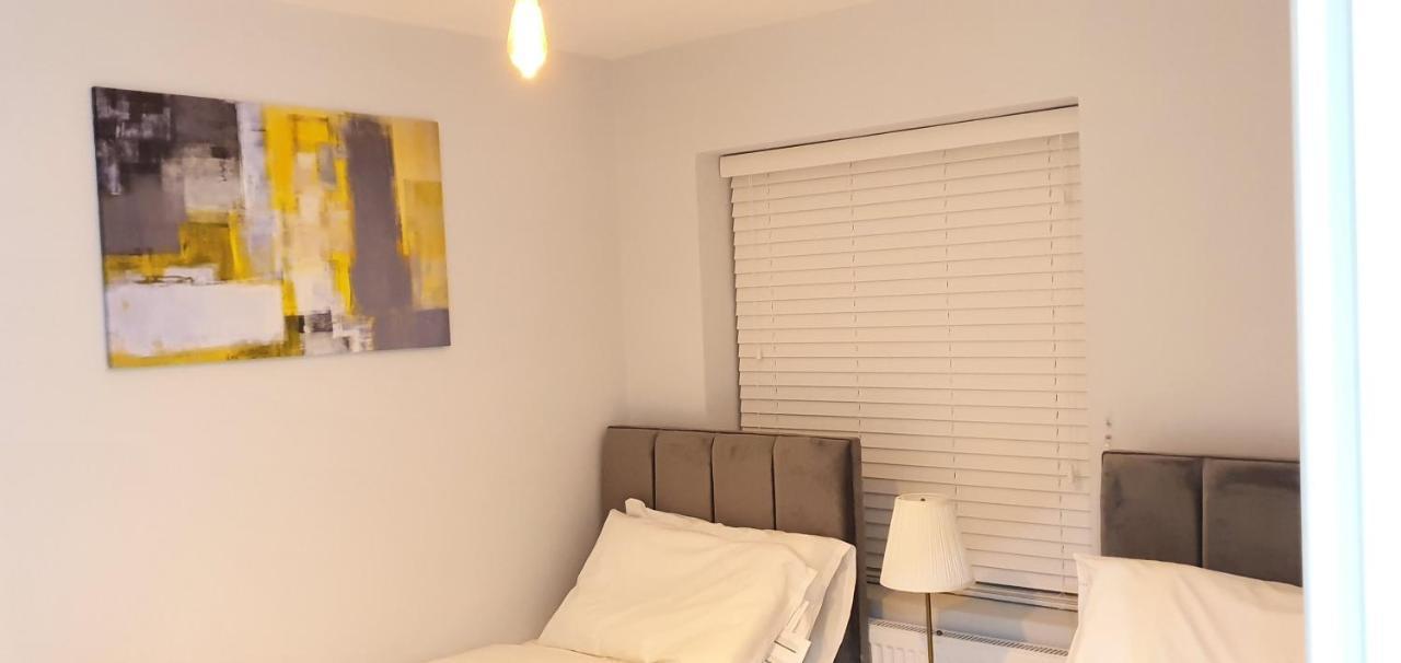 Garland Modern Spacious Apartment, Brentwood 1 Екстериор снимка